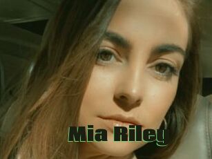 Mia_Riley