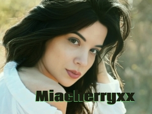 Miacherryxx