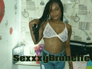 SexxxyBrunette